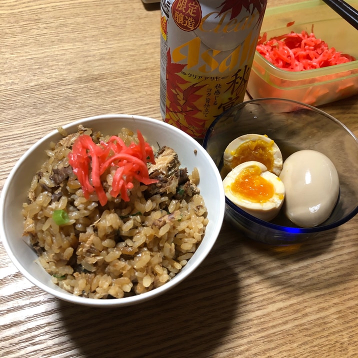 サバ缶の炊き込みご飯!紅生姜のっけ